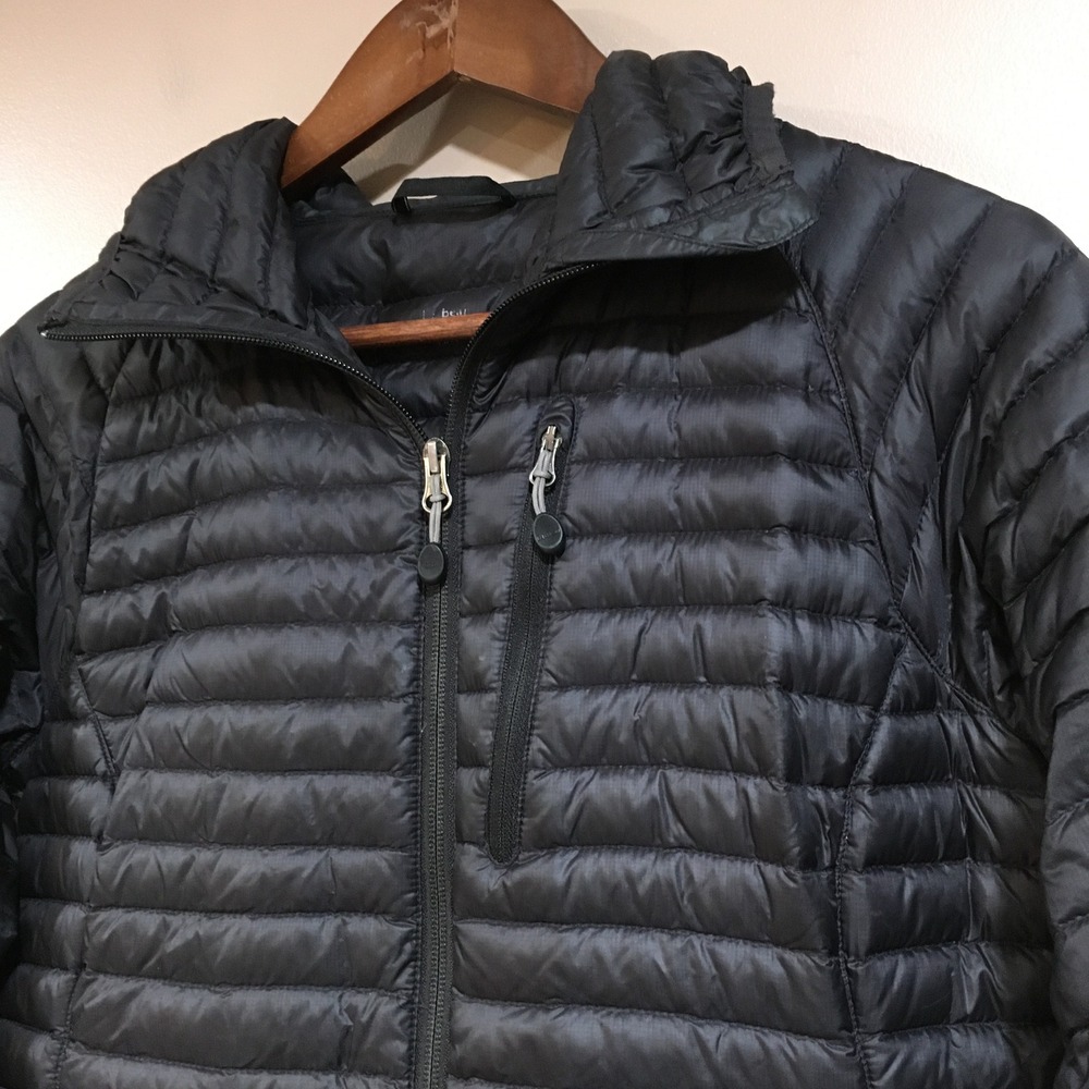 LL Bean Ultralight 850 Down Hooded Puffer Jacket Womens XS Black Outdoor Quilted - Picture 4 of 14